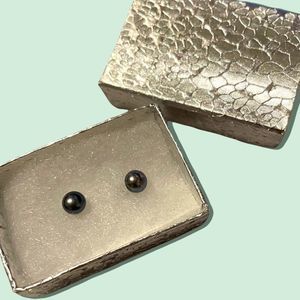 Grade AAA Freshwater Pearl Earrings (6mm) - Silvery Grey